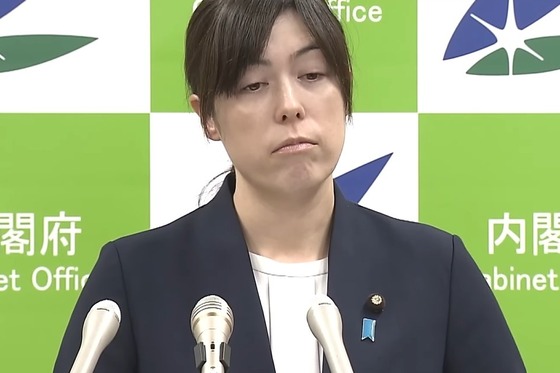 【悲報】イソコ｢日中関係が…｣　大臣｢特にありません｣　イソコ｢…｣　大臣｢特にありません｣