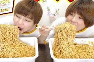 【悲報】大食いYouTuber「はらぺこツインズ」、双子そろって体調不良により活動休止へ（34歳）