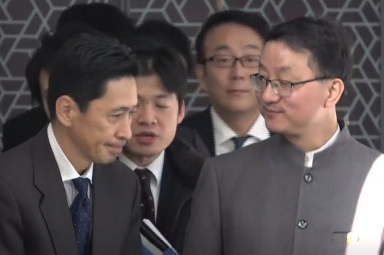 【悲報】日中外務省の局長級会談後、中国側が『調整なしに』メディア撮影を許可