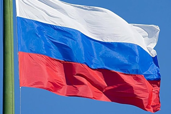 【動画】ロシアの男性、液体窒素のカクテルを飲まされ胃が破裂…