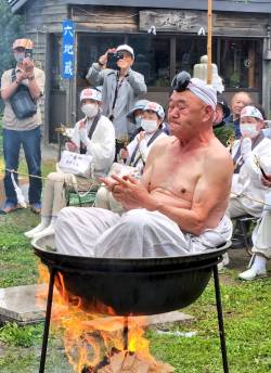 おじさんが釜茹でになる祭り、想像の100倍意味わからなくて最高だった