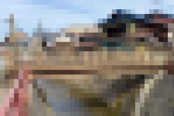 【画像あり】近所のオッサンが日曜大工で作った橋がスゴ過ぎる！多分おまえらの想像の13倍くらいスゴい！！