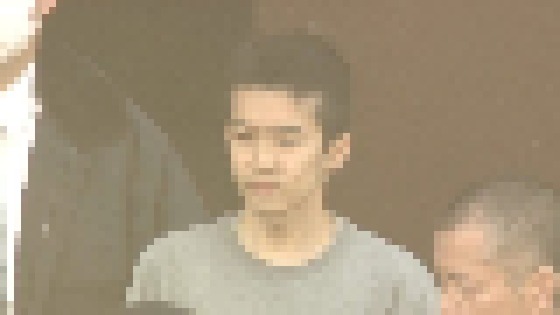 【画像】女子高生に後ろから抱きついた男のご尊顔ｗｗｗｗｗｗｗｗｗｗｗ