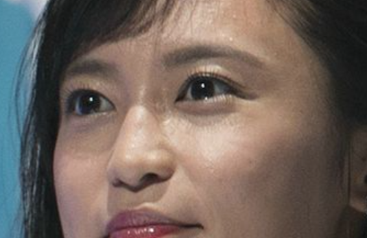 小島瑠璃子