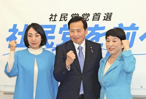 【何だこれは】社民・党首選で福島瑞穂勝利　→　敗れた大椿は党に発言を阻止され退出　→　それを理由にラサール石井は拍手拒否