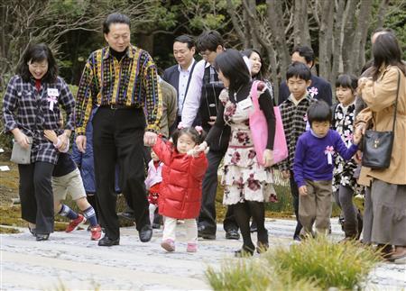 鳩山の服装が凄い件について-001