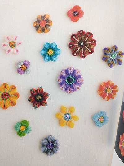 山森サキ先生著『極彩色で描くペルーの毛糸刺繍 アヤクーチョ刺繍