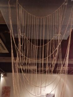 東京藝術大学の学生さんによる つながる糸展レポート 2 2 ハマナカが運営する 手編みと手芸の情報サイト あむゆーず のぶろぐ