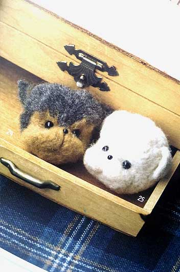 ブティック社発刊 羊毛フェルトの動物ボンボンマスコット ブックレビュー後編 ハマナカが運営する 手編みと手芸の情報サイト あむゆーず のぶろぐ ブティック社発刊 羊毛フェルトの動物ボンボンマスコット ブックレビュー後編 ハマナカが運営する 手編みと手芸の情報サイト あむゆーず のぶろぐ