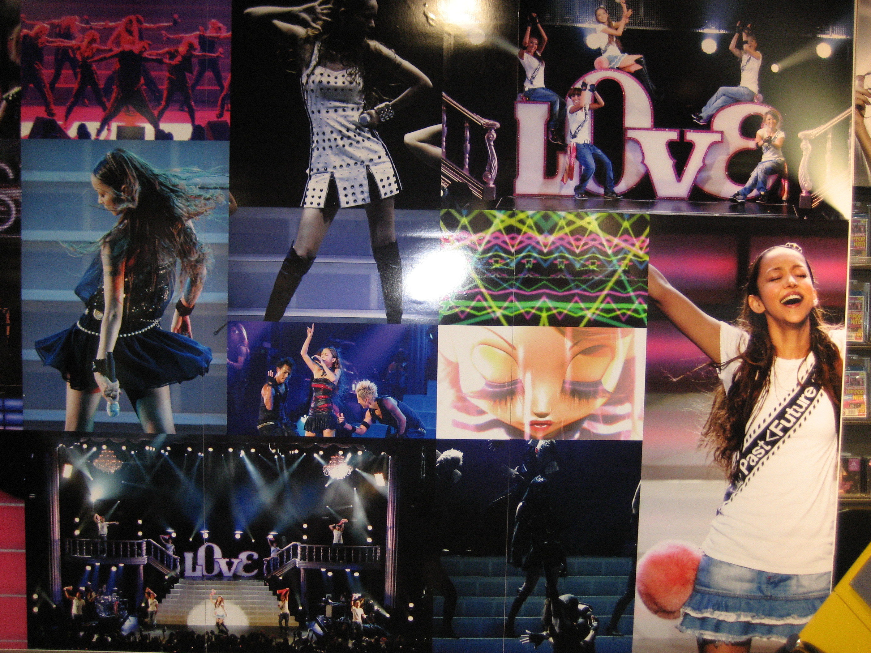 当時物！非売品！安室奈美恵 PAST FUTURE tour 2010 眩し ポスター