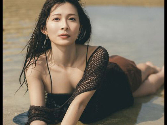 三次元 - 元TBS・山本里菜アナウンサー 初水着グラビアが綺麗でずっと話題に