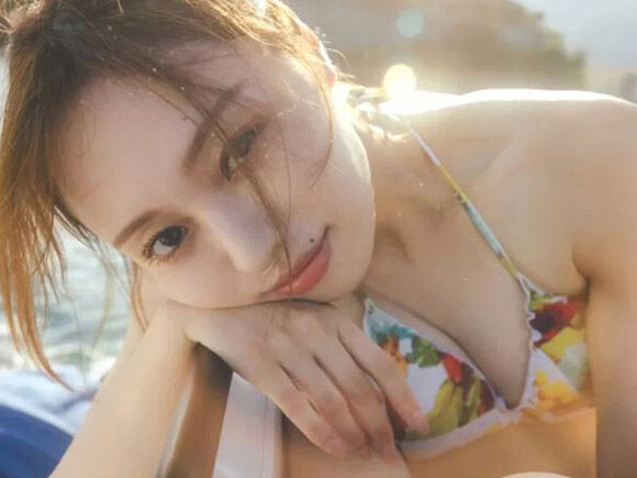 三次元 - 元乃木坂４６梅澤美波 新写真集で覚悟のセミヌード
