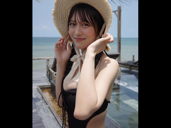 三次元 - ≒JOY逢田珠里依(２０) 初写真集でハミ乳連発