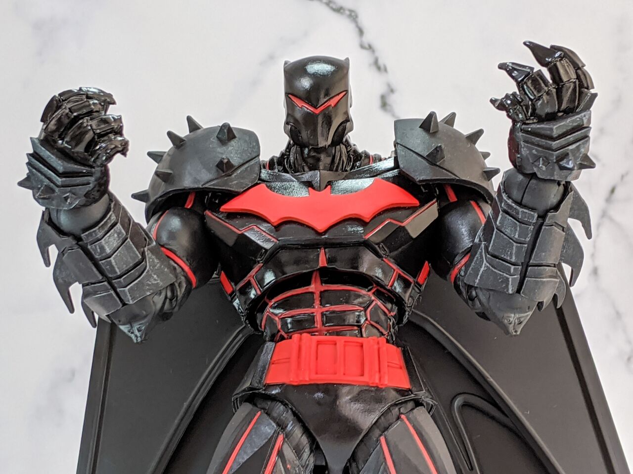 マクファーレントイ DC マルチバース アズラエル バットマン 赤 新品