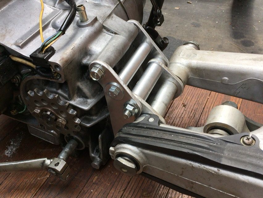 XCR用エンジンハンガー完成 : アンビンバンコな4ストミニ