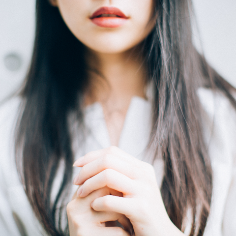 祈る女性publicdomainq-0062071kqojyc