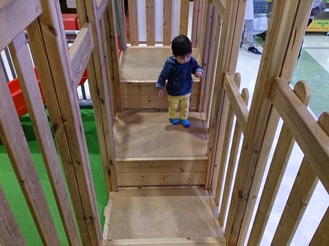 最近のショッピングセンターの遊具がすごい！