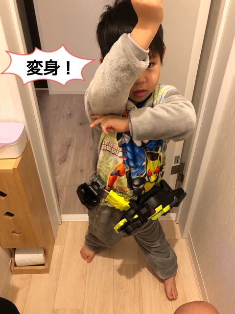 所構わず一日中変身と戦いを繰り返す仮面ライダー！