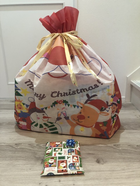 お待ちかねのクリスマス会とプレゼント！！　①