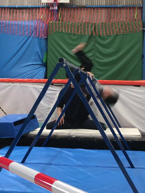 ついに出来てしまった！　空中逆上がり！！