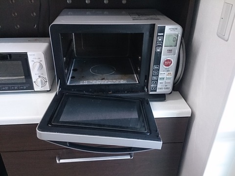 ついに事件発生。　電子レンジが！！