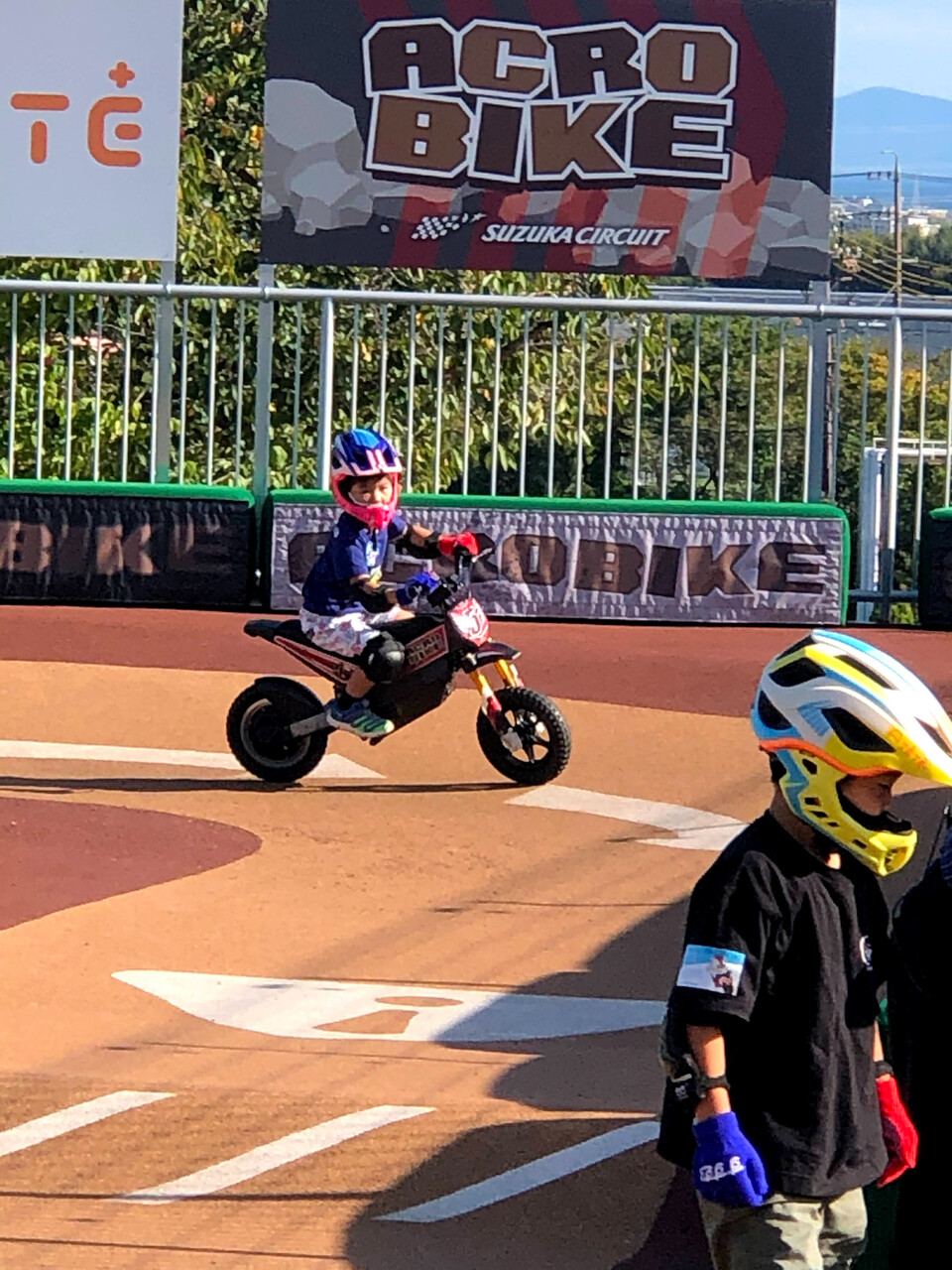 5歳のお祝いに鈴鹿サーキットへ とおちゃんと はっちゃん 5歳のお祝いに鈴鹿サーキットへ とおちゃんと はっちゃん