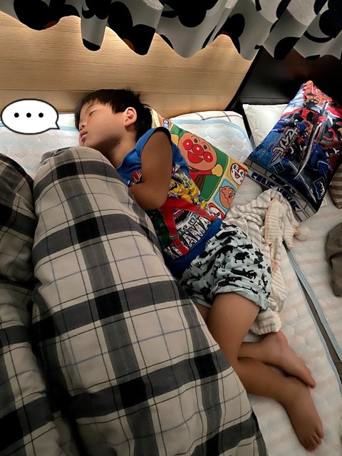 休みの日は早起きのクセに･･･。