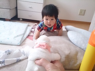 ハイハイではないけど、とりあえず前に進もう！