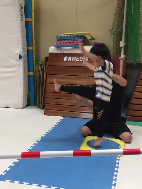 リズム感が足を引っ張る･･･。 側転！！