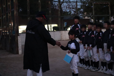 嬉しい嬉しい！ 初ヒットの記念ボール！