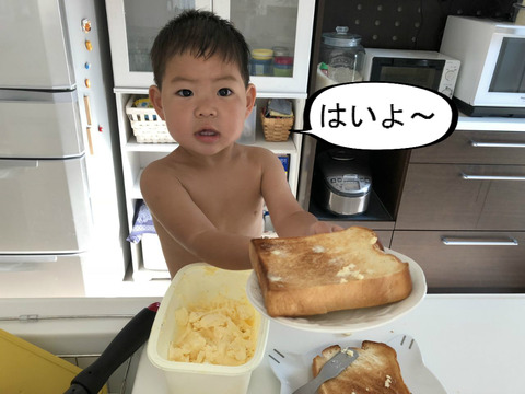 ずっと雨やったら、抱っこが減って楽かもな～。