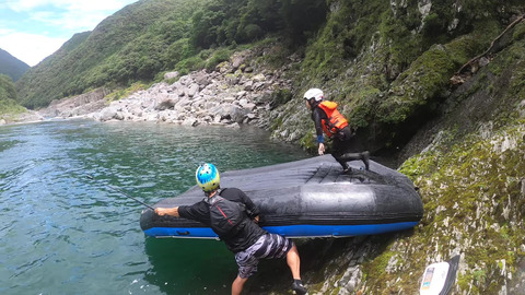 【２】やってみたかった！ 初めてのラフティング！