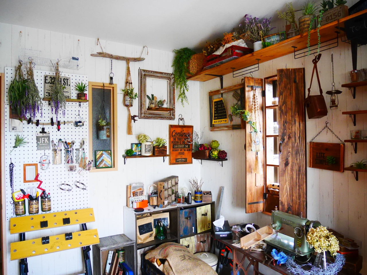 有孔ボードの壁面収納 壁面ディスプレイ アトリエリノベ Handworks Relax Anさんのdiy リメイク 日々のこと Powered By ライブドアブログ