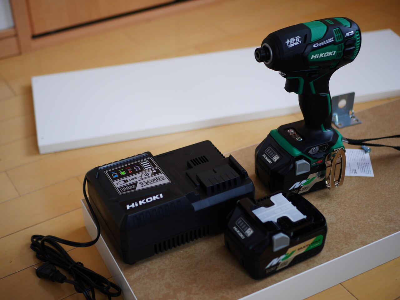 HiKOKI 工機ホールディングス 株 HiKOKI 18V静音インパクトドライバ