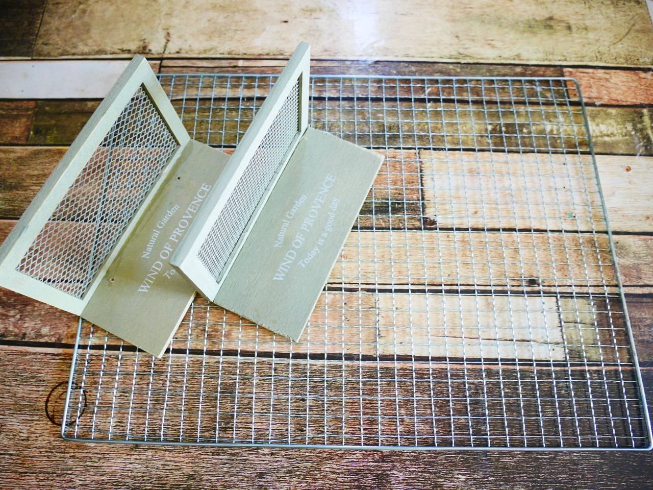 100均焼き網とダイソーのメッシュスタンドでかわいいワイヤーバスケットにリメイク Handworks Relax Anさんのdiy リメイク 日々のこと Powered By ライブドアブログ 100均焼き網とダイソーのメッシュスタンドでかわいいワイヤーバスケットにリメイク Handworks Relax Anさんのdiy リメイク 日々のこと Powered By ライブドアブログ