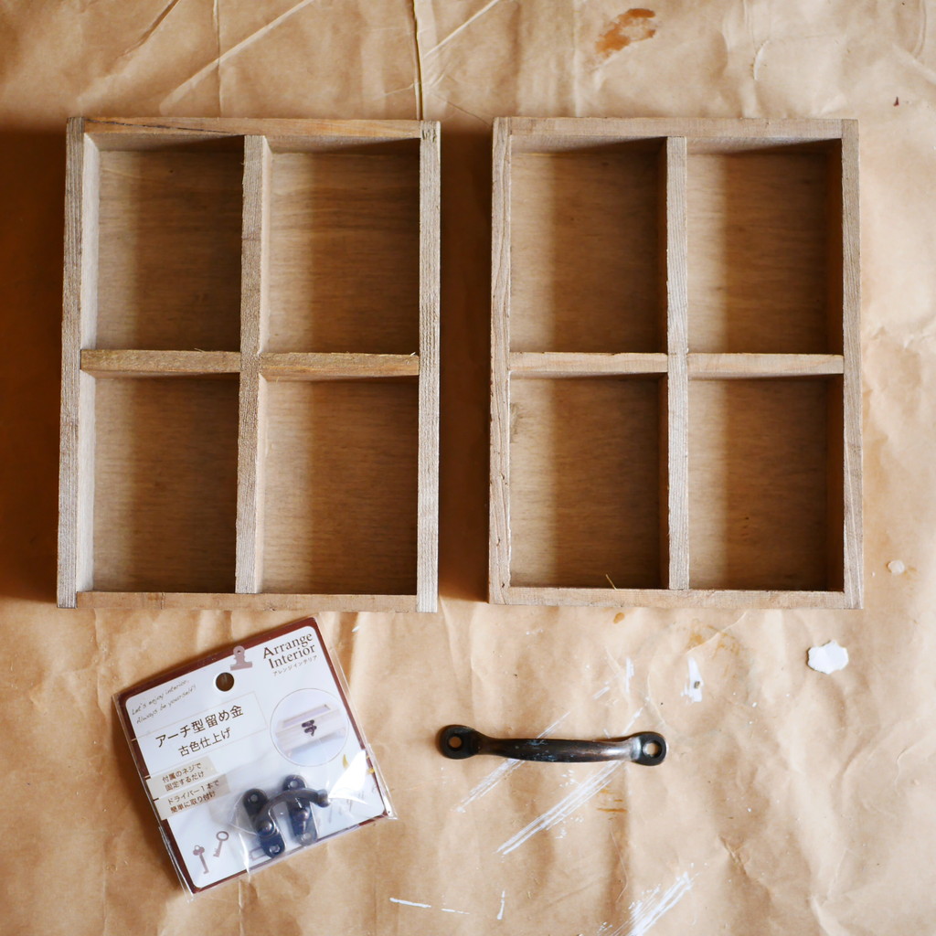 100均リメイク セリアの仕切りトレイと合板でキッチンの目隠し ディスプレイ棚 Handworks Relax Anさんのdiy リメイク 日々のこと Powered By ライブドアブログ