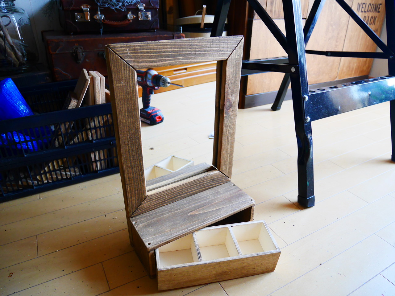 完成 セリアパーテーションボックスと鏡でキッズ用ドレッサーdiy Handworks Relax Anさんのdiy リメイク 日々のこと Powered By ライブドアブログ