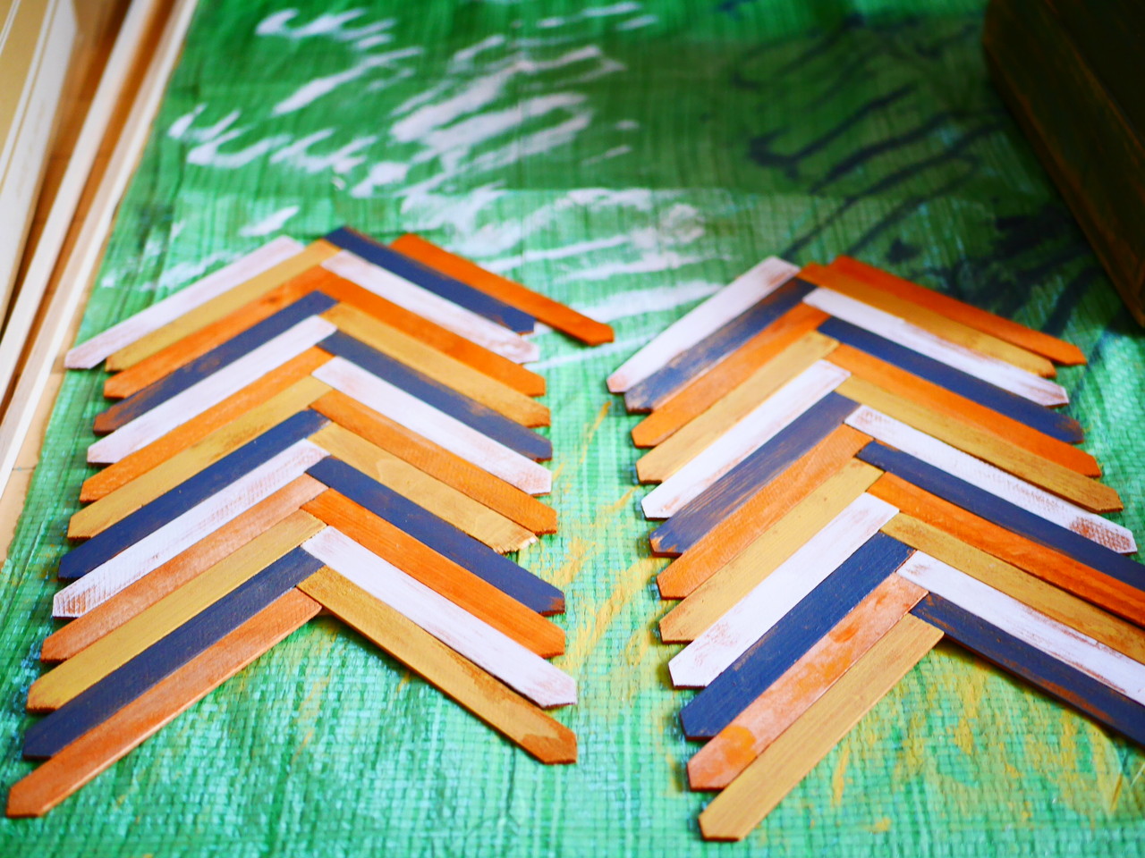 ダイソーの木製ネームプレートでヘリンボーン柄のコースター ミニトレイをdiy Handworks Relax Anさんのdiy リメイク 日々のこと Powered By ライブドアブログ