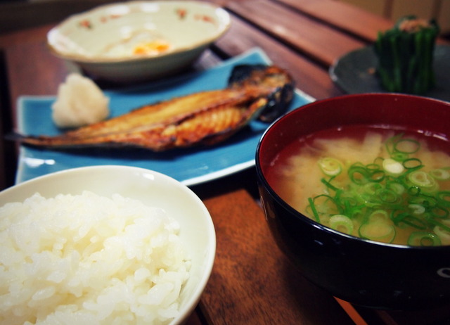 白いご飯の朝食