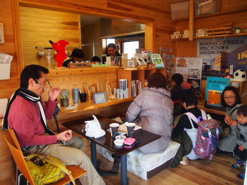 幕張絵本図書館1