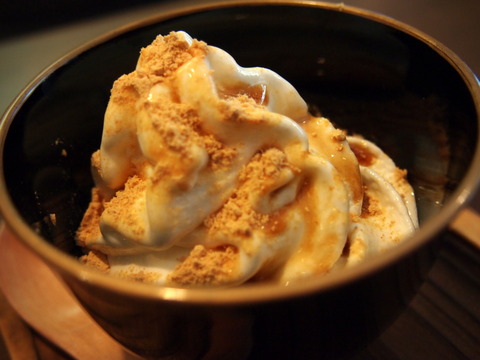 黒蜜きなこのソフトクリーム
