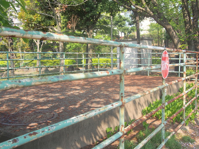 芝山中学校前