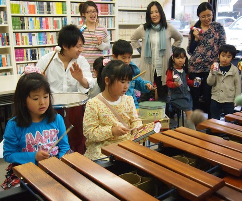 図書館でのワークショップの様子