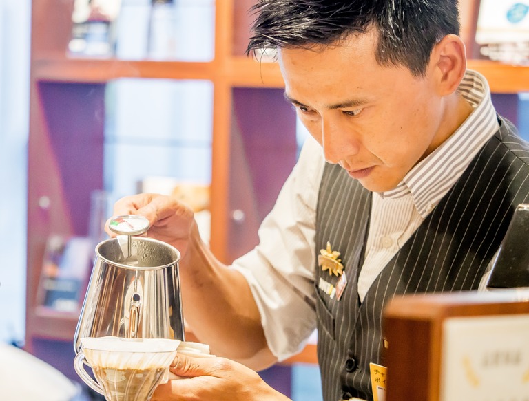 ドトールコーヒーショップ船橋駅南口店‐2（梶真佐巳さん）