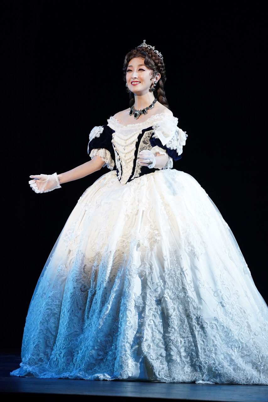 東宝ミュージカル エリザベート DVD 城田 井上 花總ホワイト ブラック 