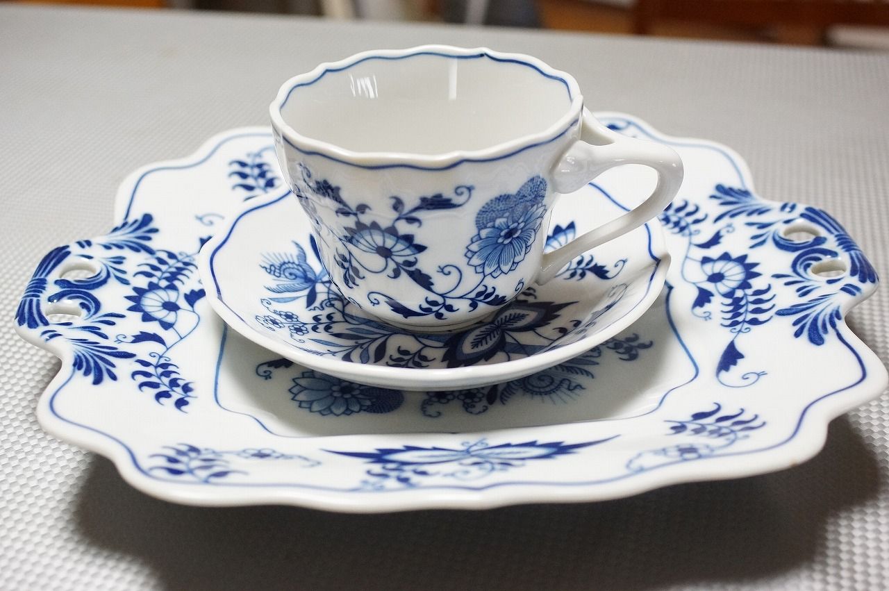 ブルーダニューブ コーヒーカップと皿 : 3：けいこの部屋