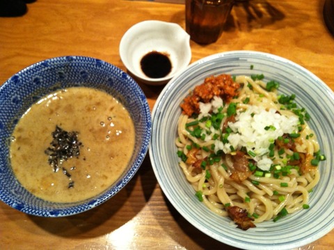 二段味変味噌つけ麺