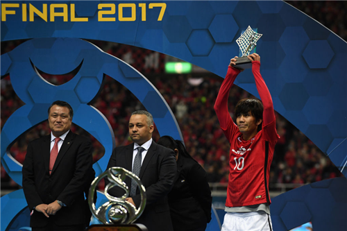 JとFの歩き方《AFCチャンピオンズリーグ》柏木陽介、ACL大会MVPを受賞! 表彰式で大きな拍手 浦和はフェアプレー賞も受賞コメント