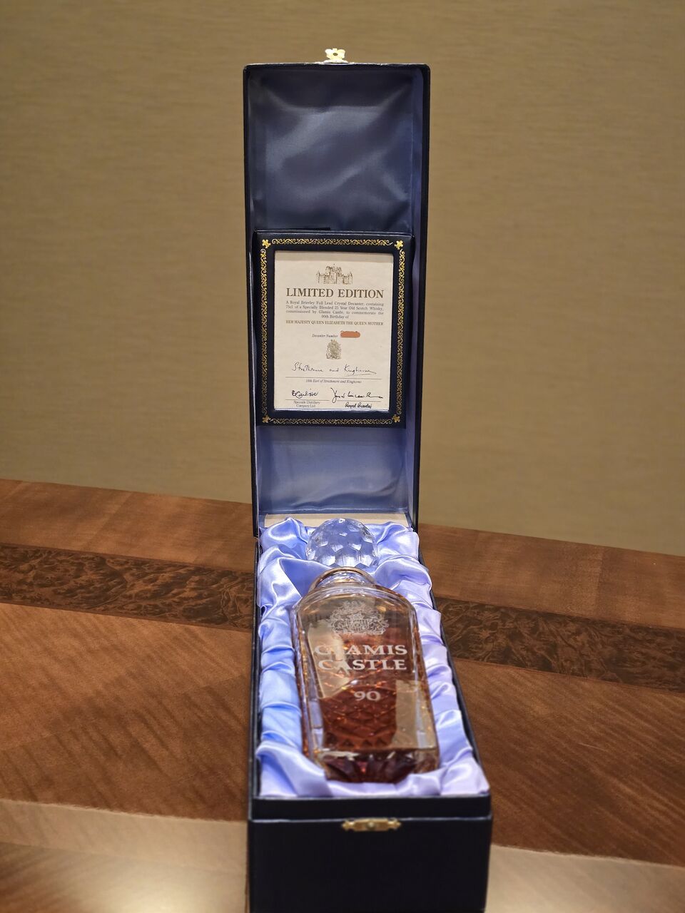 非売品　エリザベス　GLAMIS グラミスキャッスル 酒　古酒　ウイスキー 幻酒 グラミスキャッスル 25年 ニート！ : ウイスキーおじさんのバックバー