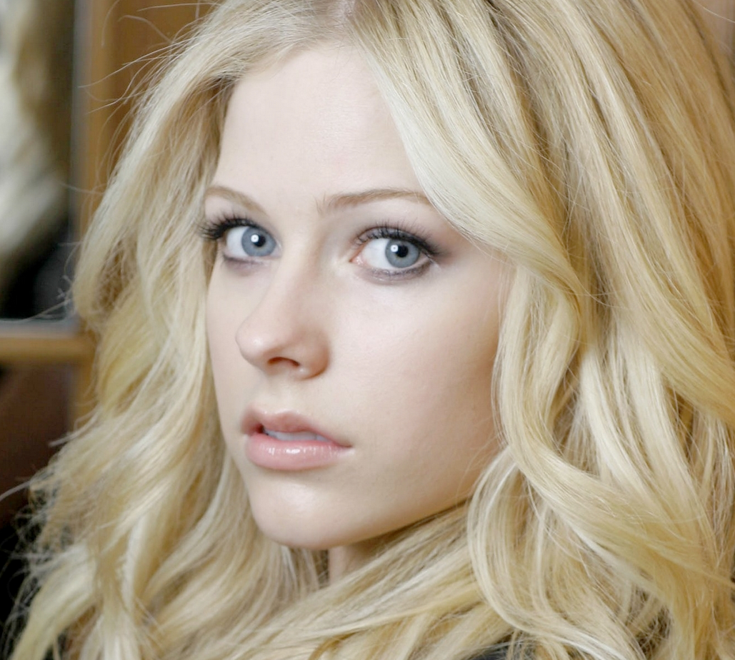 アヴリル ラヴィーン Avril Lavigne Angela Lala Blog Magazine